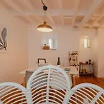 Appartement Historic Castle Mezzanine Steps From The Entrance By Nestatlisbon