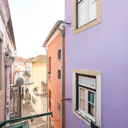 Apartment Historic Castle Mezzanine Steps From The Entrance By Nestatlisbon *