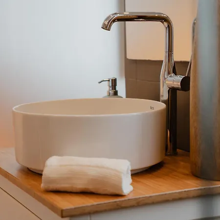 Stylish Getaway In A Mezzanine Flat By The Castle *