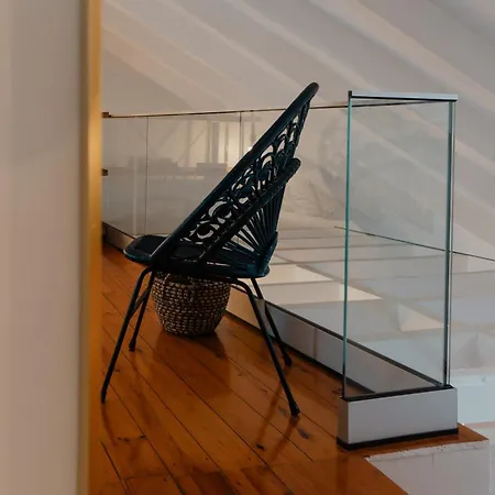 Stylish Getaway In A Mezzanine Flat By The Castle * Lisbon