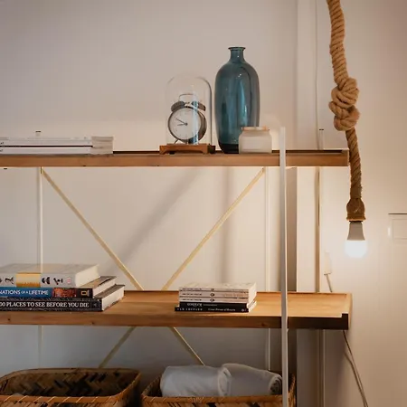 Apartment Stylish Getaway In A Mezzanine Flat By The Castle Lisbon