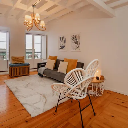 Stylish Getaway In A Mezzanine Flat By The Castle Appartement