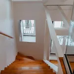 Апартаменты Historic Castle Mezzanine Steps From The Entrance By Nestatlisbon Лиссабон