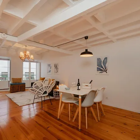 Appartement Stylish Getaway In A Mezzanine Flat By The Castle