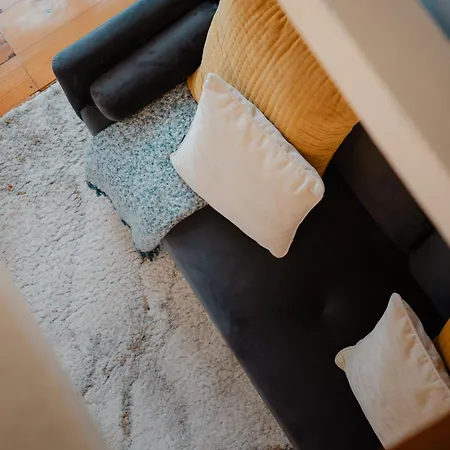 Stylish Getaway In A Mezzanine Flat By The Castle *