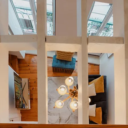 Stylish Getaway In A Mezzanine Flat By The Castle Appartement